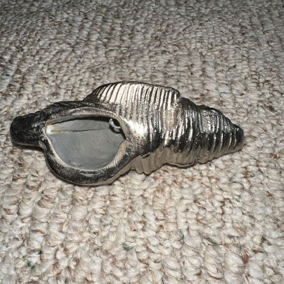 Small Silver Metal‎ Conch Shell beach house Decorative Dislpay - Picture 4 of 5
